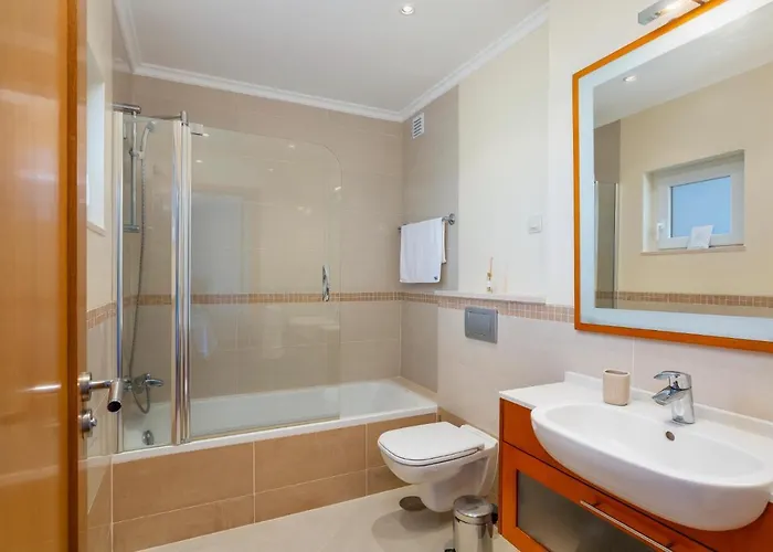 Vila Casa Joana At Opomar By Cara